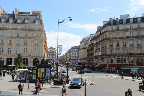 1024px Rue Saint Lazare (28324685275)