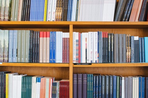 1024px Uppsala Library (Unsplash)